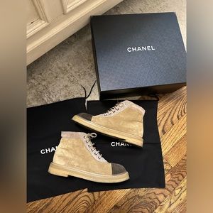 100% authentic Chanel Interlocking CC Logo Lace Up Suede Boots Booties